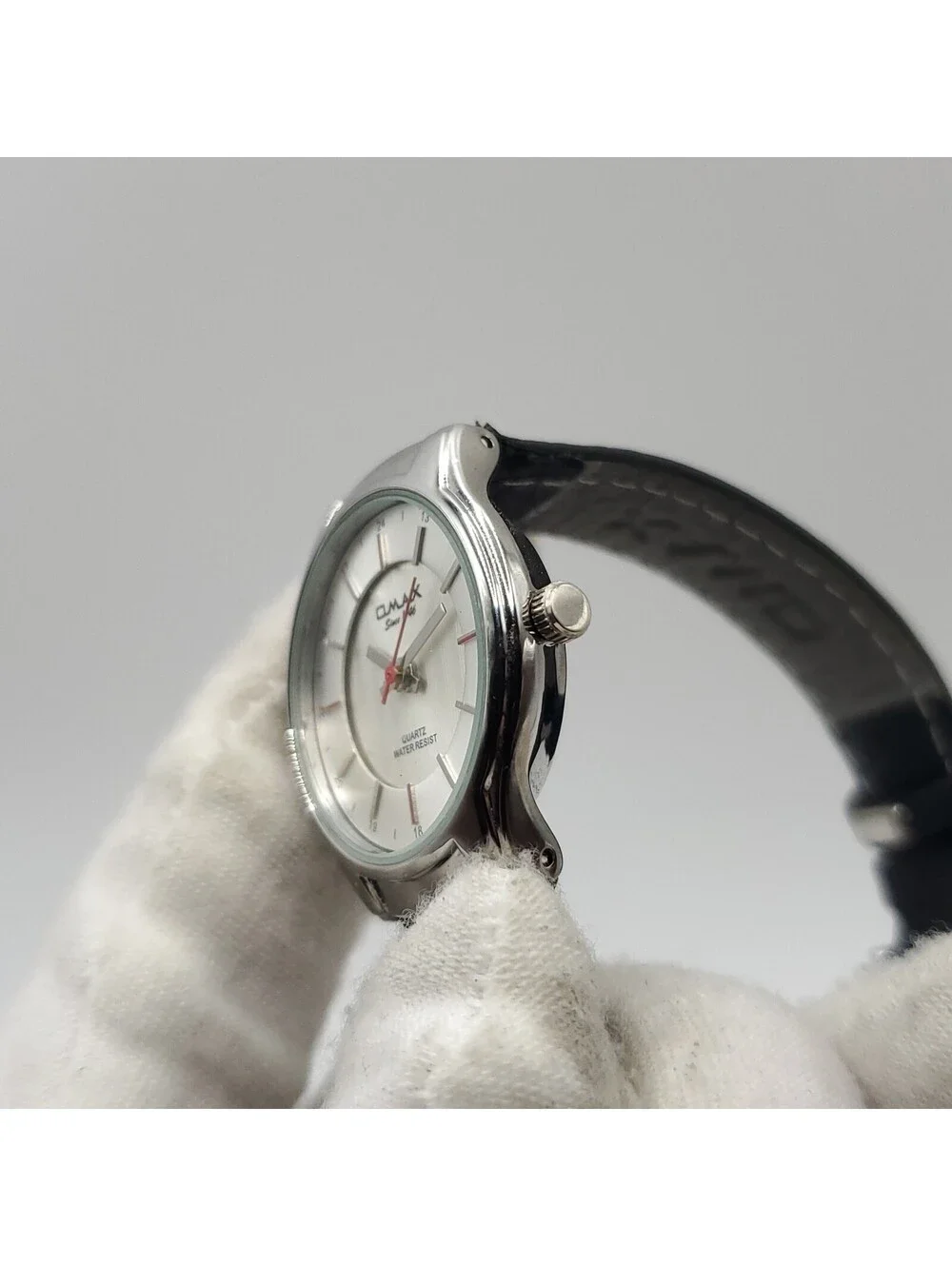 Omax Silver Tone Round Dial Quartz Womens Watch With Tag 26mm New Battery